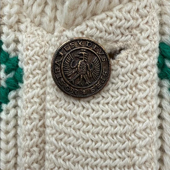 Beautiful Vintage Wool Cardigan Sweater with Horse Detail - Picture 4 of 12